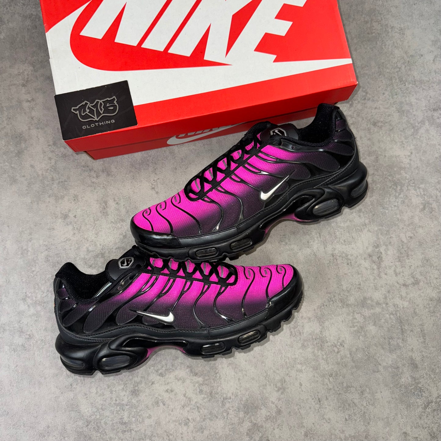 Nike Air Max Plus TN - Pink Deadpool