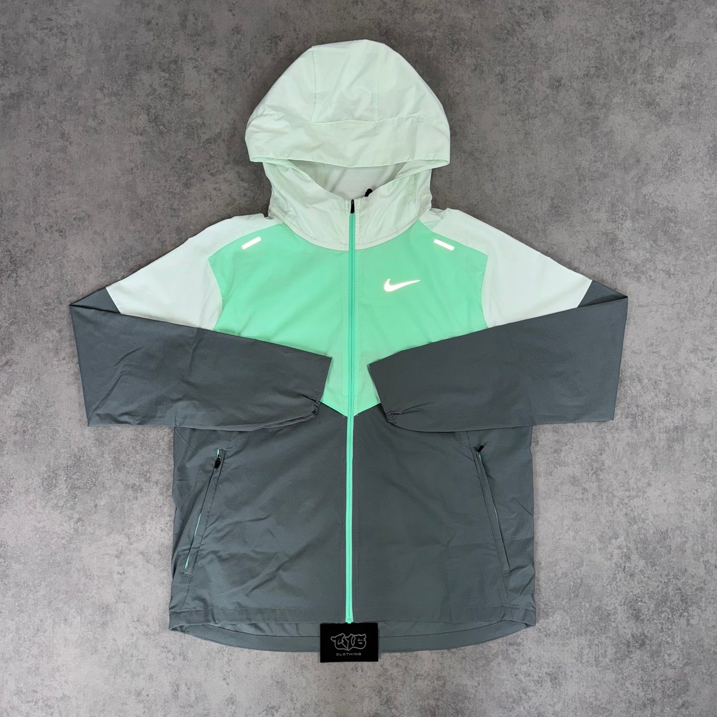 Nike UV Windbreaker - Mint